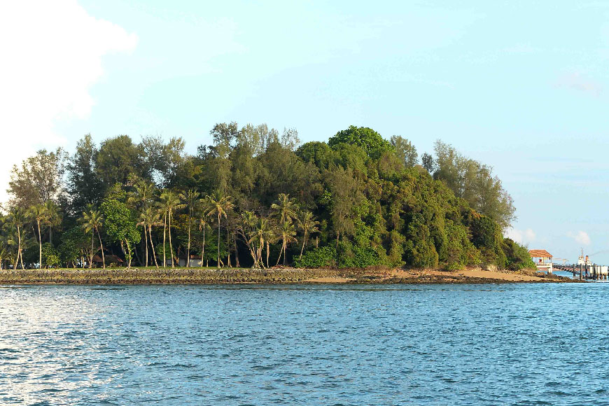 Snorkeling at Sisters Island Marine Park